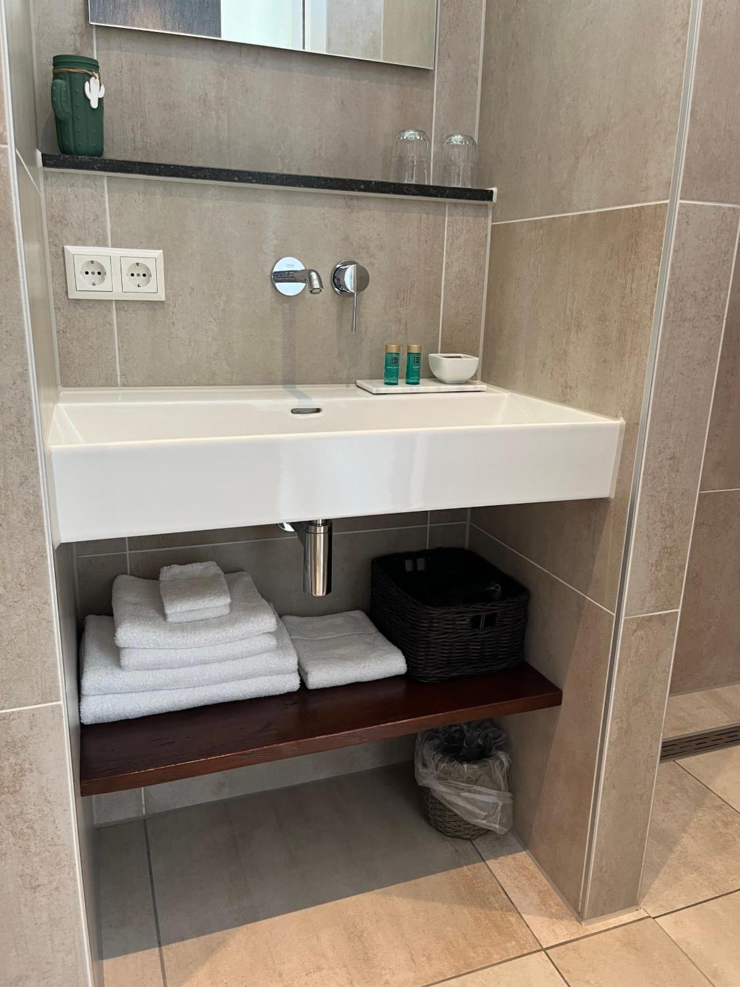 De tien Wilgen Appartement Oosterblokker Buitenkant foto
